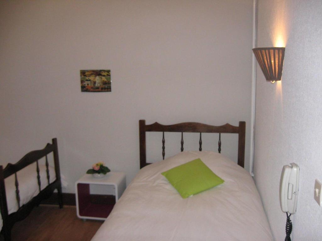 Hotel Notre Dame De Fourviere Lourdes Kamer foto