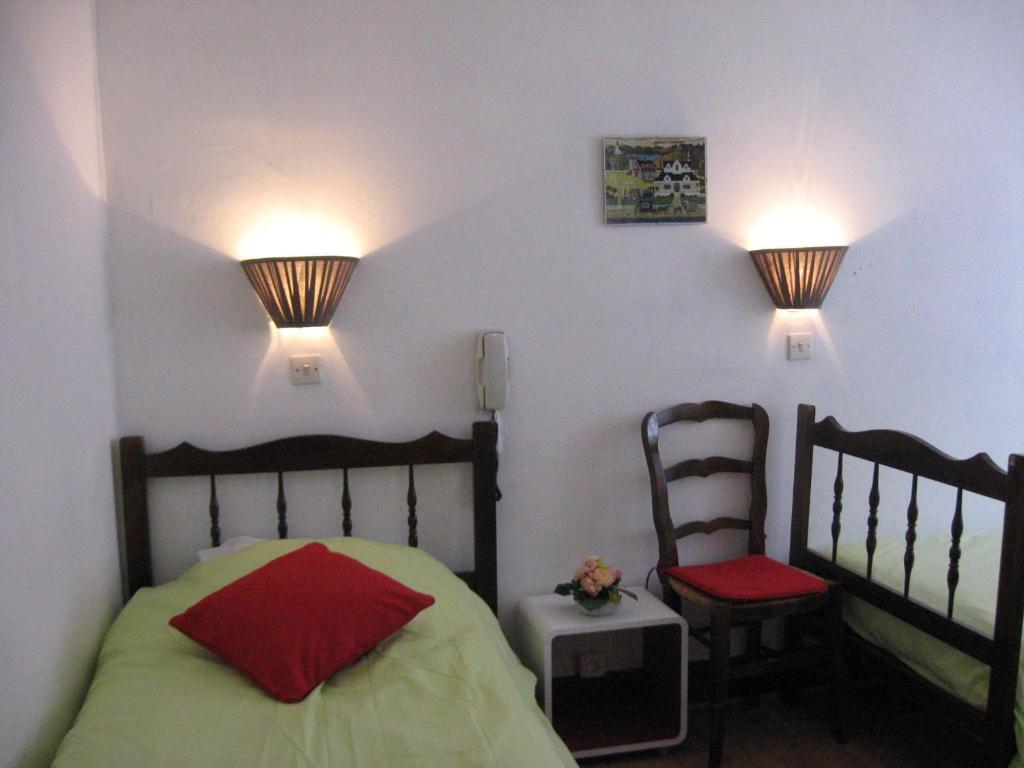 Hotel Notre Dame De Fourviere Lourdes Kamer foto