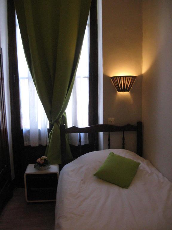 Hotel Notre Dame De Fourviere Lourdes Kamer foto